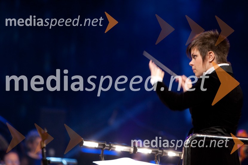 Martina Batič, dirigentkaSimfonična ekstaza