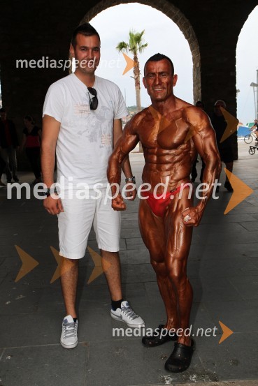 ... in 	Oliver Popič, kandidat za Mister fitness SlovenijeIzbor za Miss fitness model Slovenije in Mister fitness Slovenije