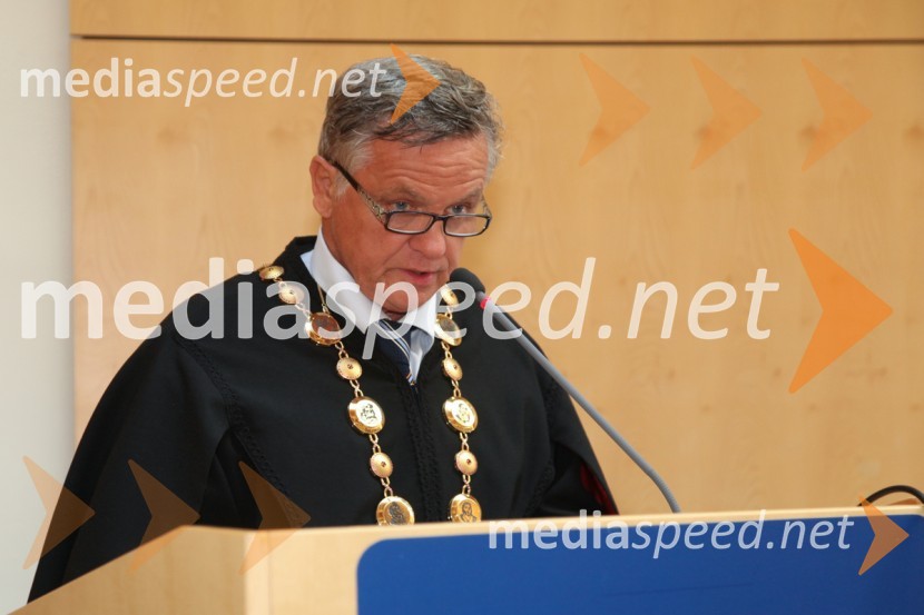Prof. dr. Ivan Krajnc, dekan Medicinske fakultete UMUniverza v Mariboru, promocija doktorjev znanosti