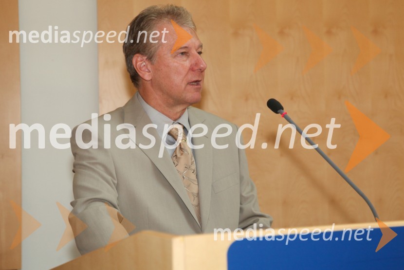 Prof. dr. Davorin Kračun, Ekonomsko poslovna fakulteta UMUniverza v Mariboru, promocija doktorjev znanosti