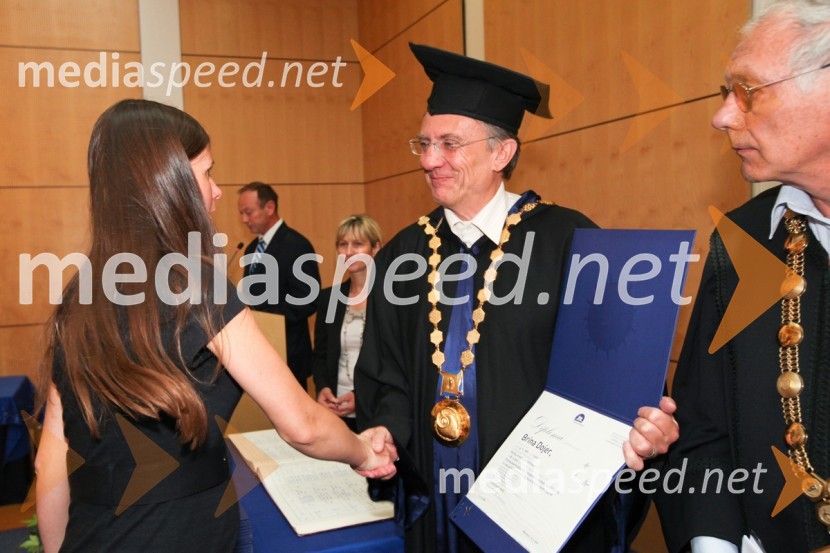 Dr. Brina Dojer, Fakulteta za kemijo in kemijsko tehnologijo UM in prof. dr. Danijel Rebolj, rektor Univerze v MariboruUniverza v Mariboru, promocija doktorjev znanosti