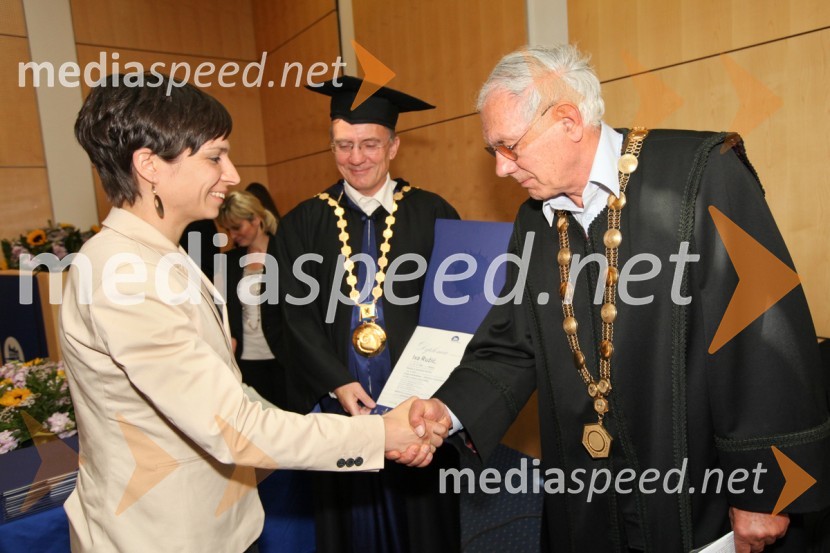 Dr. Iva Ružić, Fakulteta za kemijo in kemijsko tehnologijo UM, prof. dr. Danijel Rebolj, rektor Univerze v Mariboru in prof. dr. Miha Drofenik, Fakulteta za kemijo in kemijsko tehnologijo Univerze v Mariboru 
Univerza v Mariboru, promocija doktorjev znanosti