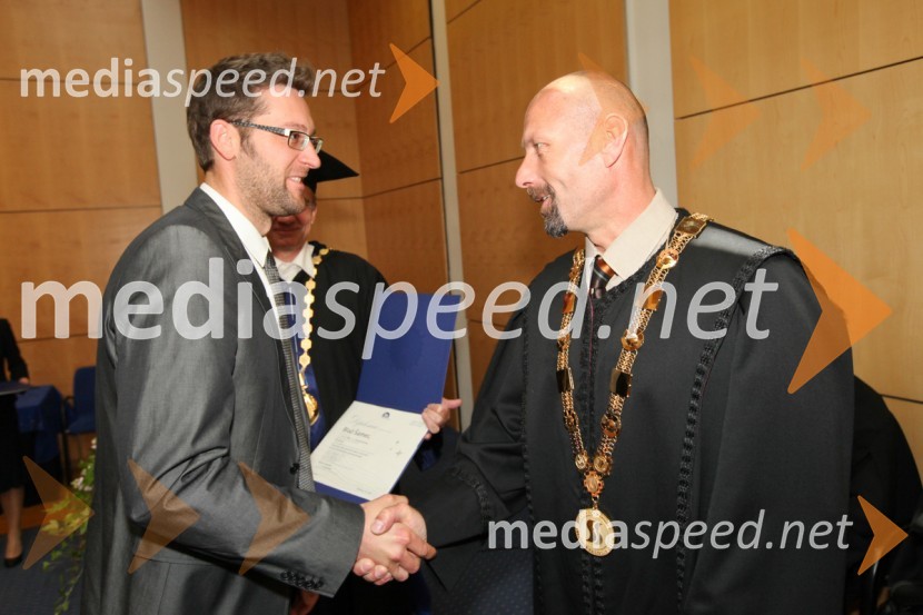 Dr. Blaž Šamec, Fakulteta za strojništvo UM in prof. dr. Niko Samec, dekan Fakultete za strojništvo Univerze v MariboruUniverza v Mariboru, promocija doktorjev znanosti