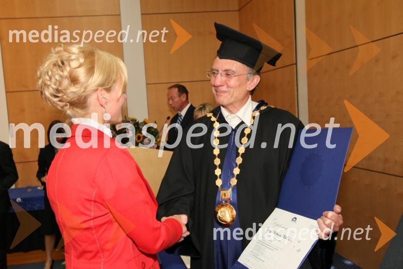 Dr. Brigita Altenbaher, Fakulteta za strojništvo UM in prof. dr. Danijel Rebolj, rektor Univerze v MariboruUniverza v Mariboru, promocija doktorjev znanosti