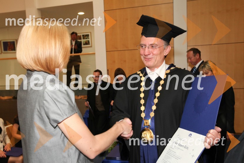 	Dr. Erika Kozem Šilih, Fakulteta za gradbeništvo UM in prof. dr. Danijel Rebolj, rektor Univerze v MariboruUniverza v Mariboru, promocija doktorjev znanosti