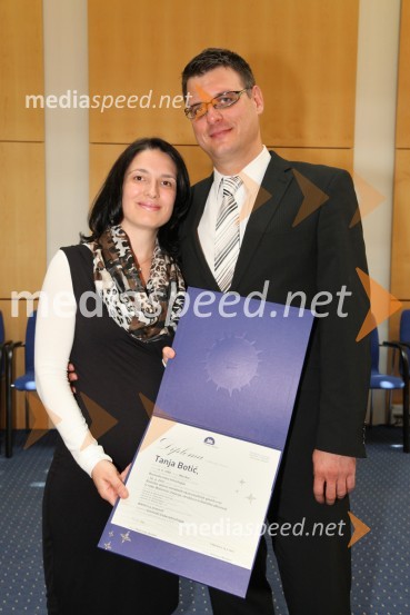 Dr. Tanja Botić, Medicinska fakulteta UM in ...

Univerza v Mariboru, promocija doktorjev znanosti