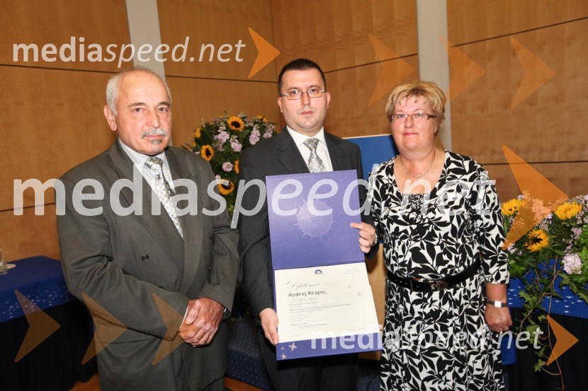 ..., dr. Andrej Krajnc, Fakulteta za elektrotehniko, računalništvo in informatiko UM in ...
Univerza v Mariboru, promocija doktorjev znanosti
