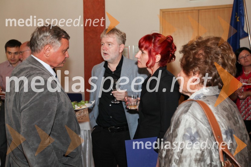 	Prof. dr. Ivan Krajnc, dekan Medicinske fakultete UM in dr. Marija Šantl Letonja, Medicinska fakulteta UM
Univerza v Mariboru, promocija doktorjev znanosti