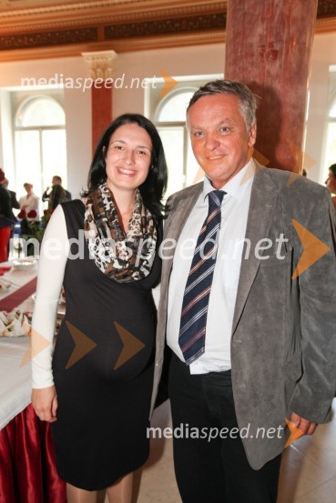 Dr. Tanja Botić, Medicinska fakulteta UM in prof. dr. Ivan Krajnc, dekan Medicinske fakultete UMUniverza v Mariboru, promocija doktorjev znanosti