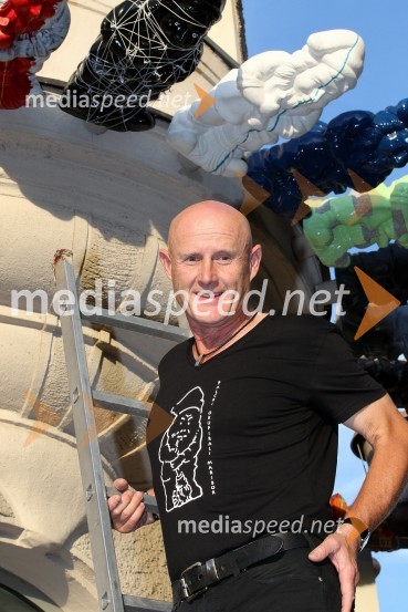 Emil Šarkanj, lastnik galerije HestVrtni palčki okupirali Maribor, galerija Hest
