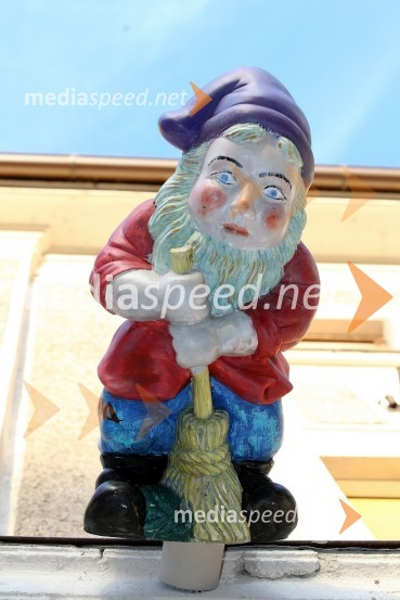 Vrtni palčekVrtni palčki okupirali Maribor, galerija Hest