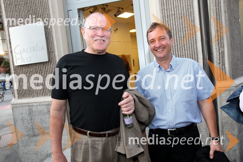 Dušan Logar, odvetnik in Sašo Golob, poslovnežVrtni palčki okupirali Maribor, galerija Hest