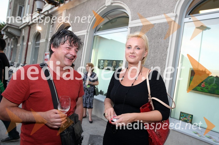Domen Urbanja in Sanja Snežič ŠlajmerVrtni palčki okupirali Maribor, galerija Hest