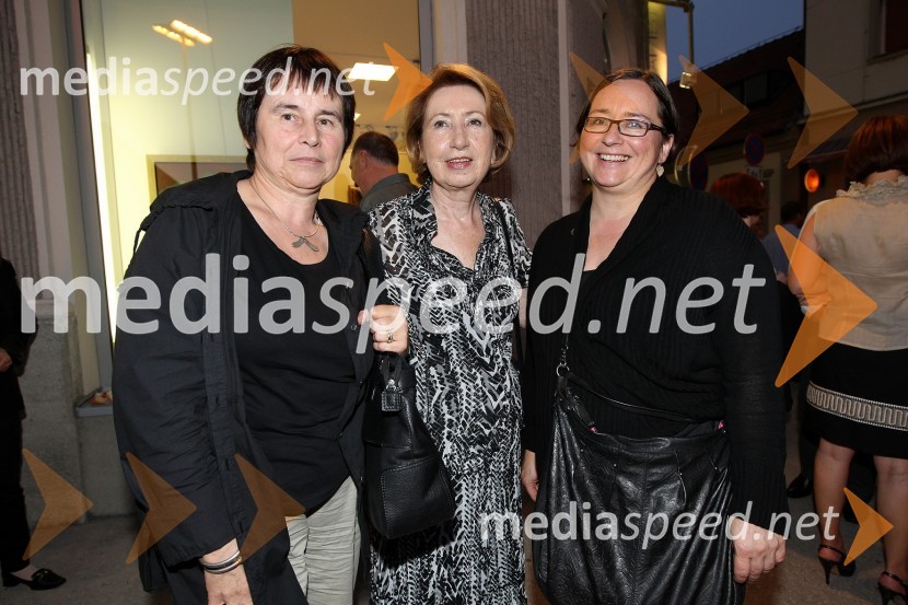 Breda Ilich Klančnik, Meta Gabršek Prosenc in hčerka Brede Ilich KlančnikVrtni palčki okupirali Maribor, galerija Hest