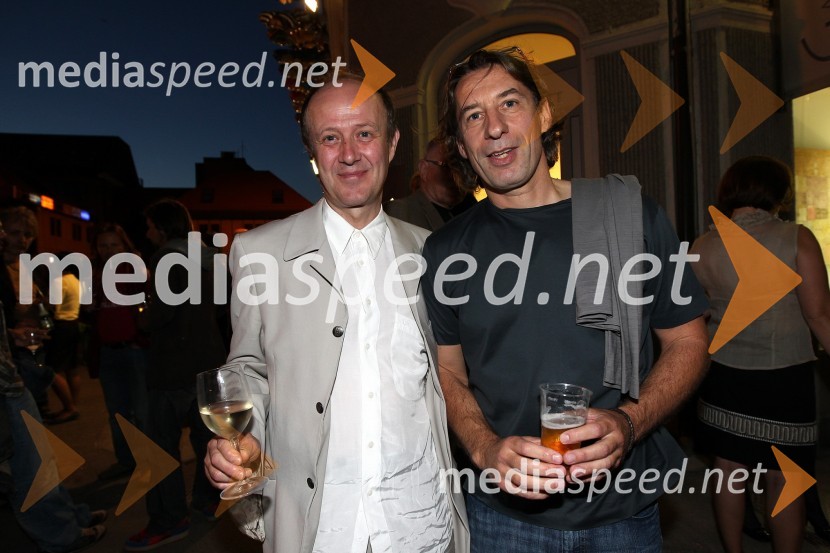 Peter Tomaž Dobrila, svetovalec za intermedijsko povezovanje EPK Maribor 2012 in Rudi UranVrtni palčki okupirali Maribor, galerija Hest