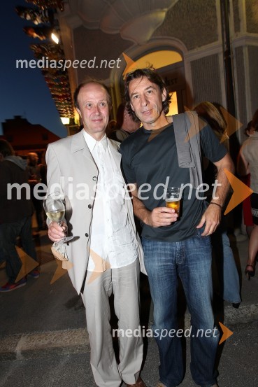 Peter Tomaž Dobrila, svetovalec za intermedijsko povezovanje EPK Maribor 2012 in Rudi UranVrtni palčki okupirali Maribor, galerija Hest