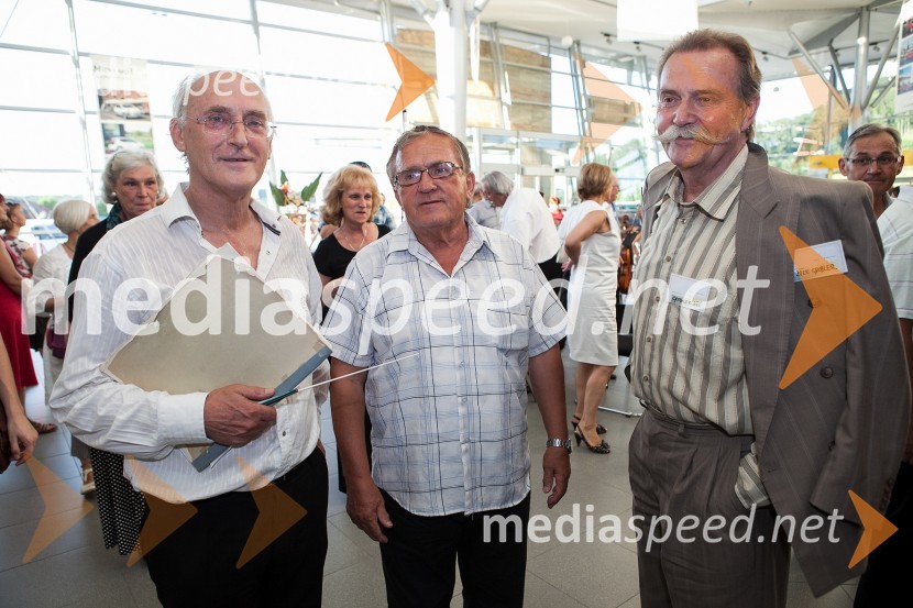 ..., ... in Jože Grobler
Terra Parzival se prebuja