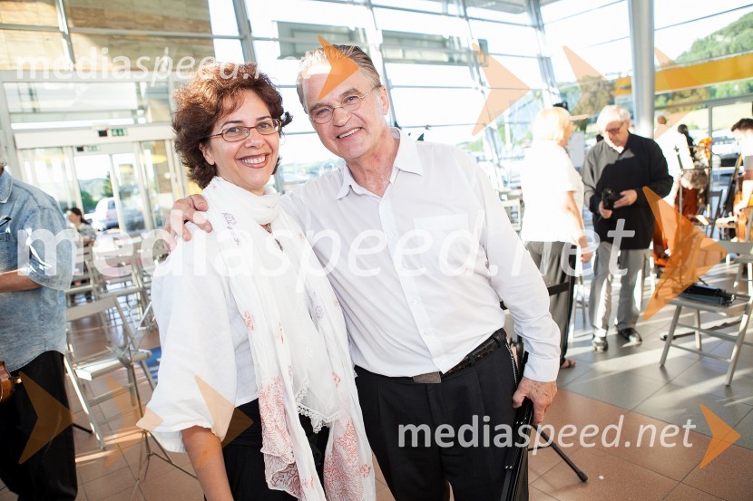Hala Makarem in Miha Pogačnik, violinist in Kulturni ambasador Republike SlovenijeTerra Parzival se prebuja