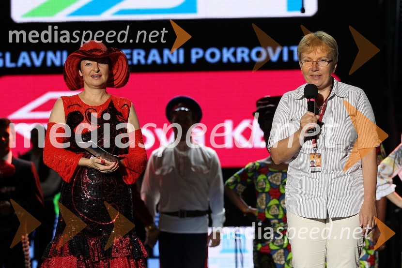 	Irena Polak Fištravec in Marjutka Hafner, generalna sekretarka Slovenske nacionalne komisije za Unesco20. Festival Lent 2012, otvoritev 24. folklornega festivala Folkart