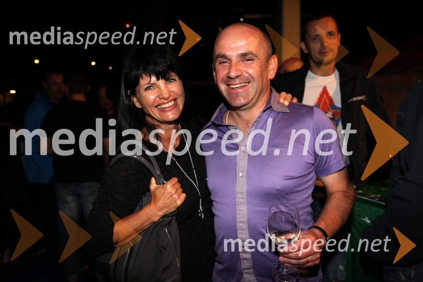 Mag. Helena Cvikl, direktorica Višje strokovne šole za gostinstvo in turizem v Mariboru ter Marjan Hribar, generalni direktor Direktorata za turizem na Ministrstvu za gospodarstvo20. Festival Lent 2012, otvoritev 24. folklornega festivala Folkart