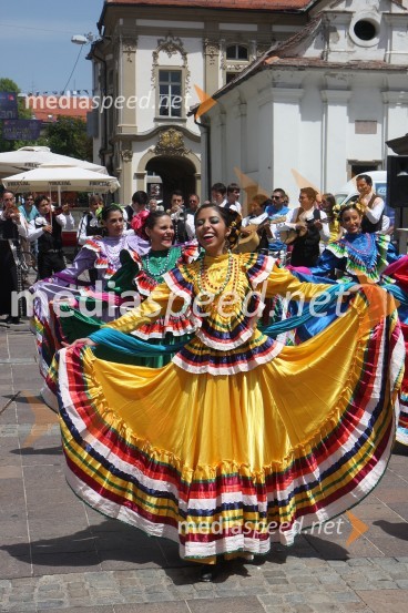 Folkloristke skupine Estampas de Mexico20. Festival Lent, festivalsko dogajanje