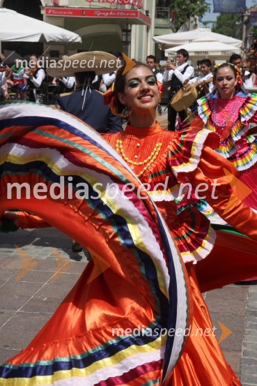 Folkloristka skupine Estampas de Mexico20. Festival Lent, festivalsko dogajanje