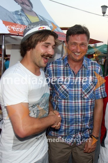 Filip Flisar, smučarski krosist in Borut Pahor, predsednik SD20. Festival Lent, zaključek 24. folklornega festivala Folkart