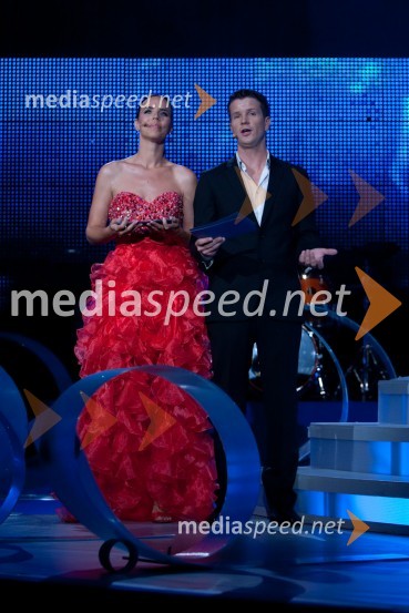 	Lorella Flego, voditeljica in Boštjan Romih, voditelj32. Festival Melodije morja in sonca