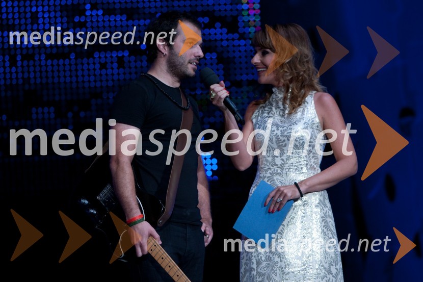 Rudi Bučar, glasbenik in Katja Pišot, voditejlica32. Festival Melodije morja in sonca