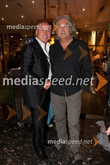 	Matjaž Murko, lastnik podjetja Mennyacht in Ljubo Pezdirc, arhitekt in oblikovalec32. Festival Melodije morja in sonca