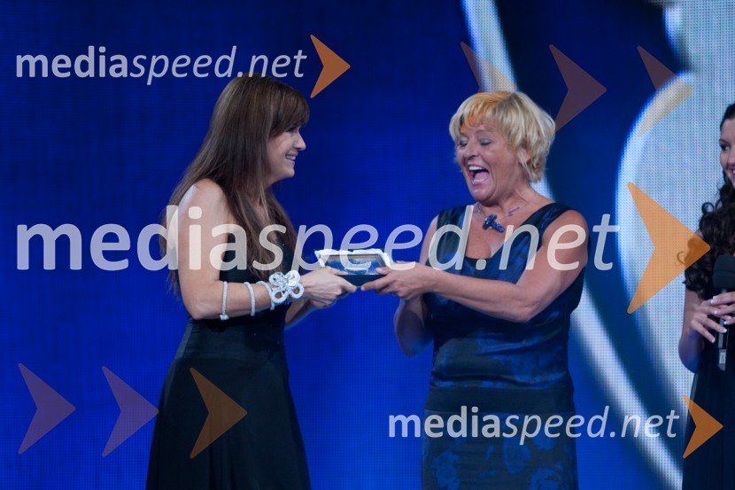 Irena Vrčkovnik, pevka in Lada Tancer32. Festival Melodije morja in sonca