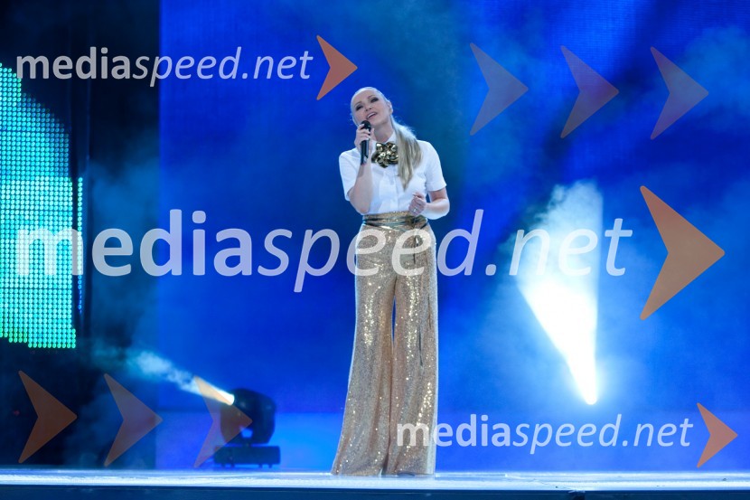 Nuša Derenda, pevka32. Festival Melodije morja in sonca