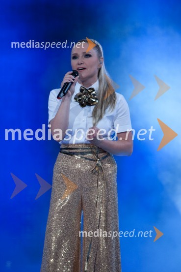 Nuša Derenda, pevka32. Festival Melodije morja in sonca