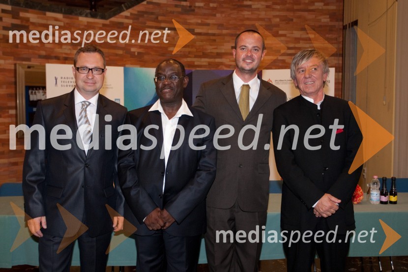 Marko Filli, generalni direktor RTV Slovenija, dr. Peter Bossman, župan občine Piran, Marko Česnik, direktor Avditorija Portorož in Slavko Ivančič, glasbenik32. Festival Melodije morja in sonca