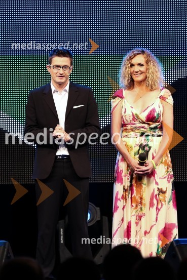 Saša Jerkovič, povezovalec prireditve, Petra Majdič, nekdanja smučarska tekačicaPredstavitev slovenske olimpijske reprezentance