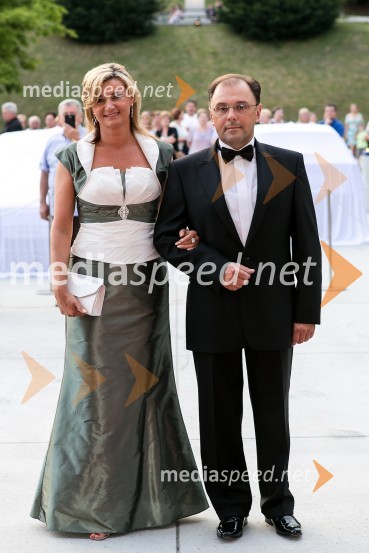 Nastja Brezinščak in Mladen Kučiš, direktor Zdravilišča Radenci
Anin ples 2012