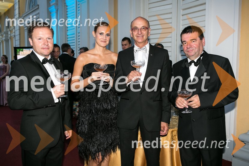 Samo Pagon, vodja marketinga znamke Audi pri podjetju Porsche Slovenija d.o.o., ... Heinz Slesak, generalni direktor Porsche Slovenija d.o.o. in Srečko Vilar, direktor Športnega centra Pohorje d.o.o.Anin ples 2012