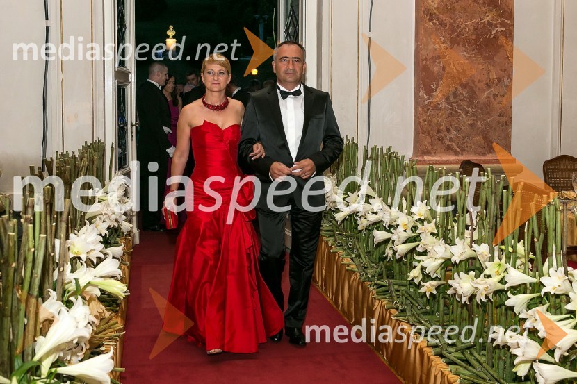 Ivan Cajzek, direktor družbe GIC gradnje in soproga Nežika Cajzek


Anin ples 2012