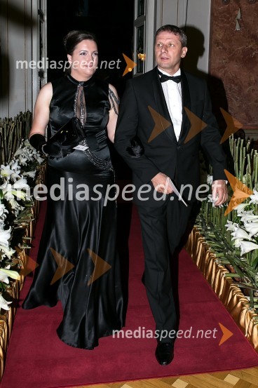 Zvone Novina, direktor Zdravstva Rogaška Slatina in soproga Lilijana 


Anin ples 2012