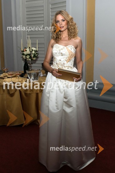 Helena Pirc, povezovalka prireditveAnin ples 2012