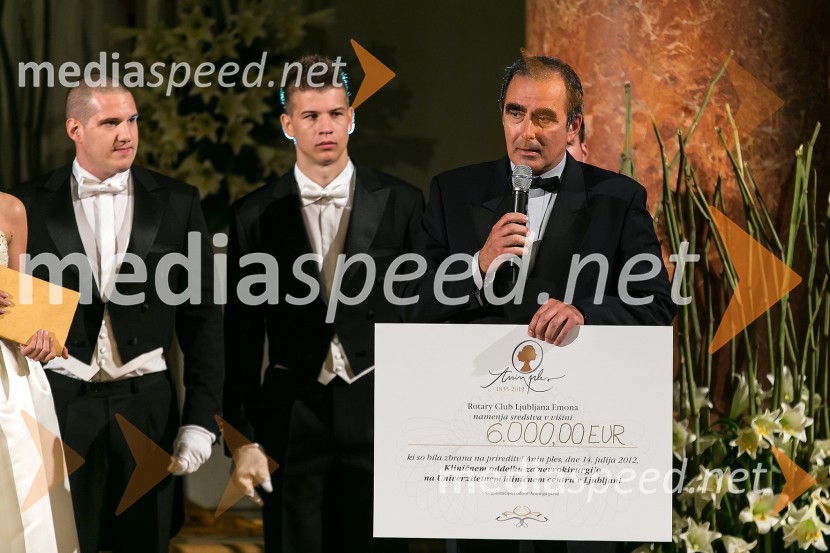 Prim.doc.dr. Marjan Koršič, predstojnik Kliničnega oddelka za nevrokirurgijo UKC LJAnin ples 2012