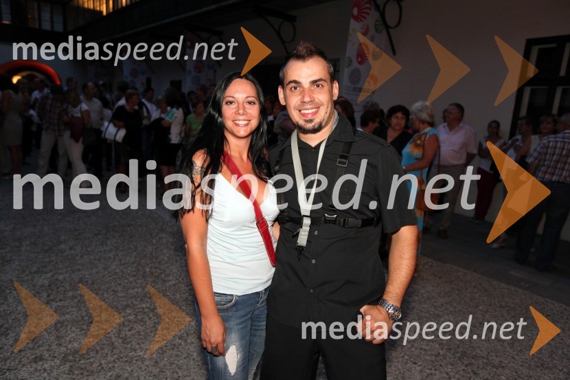 Veronika Žajdela, radijska moderatorka in Uroš, The Bluenote QuartetMaribor 2012 – EPK, Uroš Perić z gosti, koncert