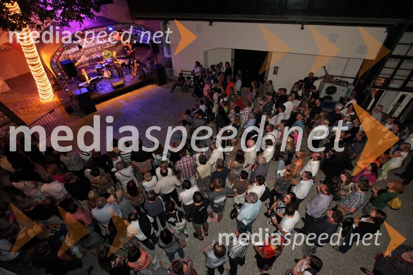 Maribor 2012 – EPK, Uroš Perić z gosti, koncert