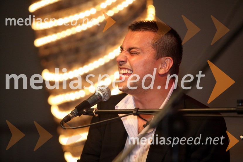 Uroš Perić – Perry, glasbenikMaribor 2012 – EPK, Uroš Perić z gosti, koncert