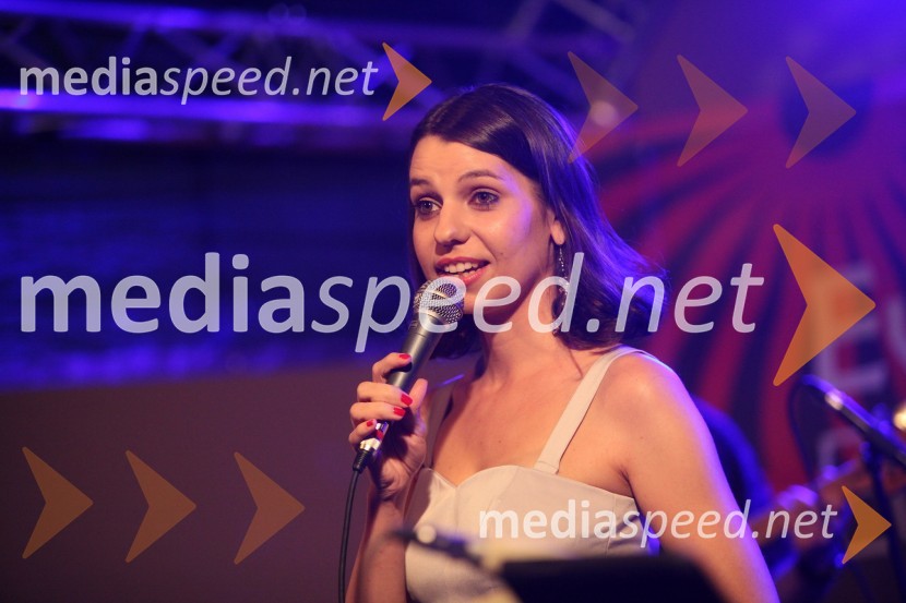 Iva Stanič, pevkaMaribor 2012 – EPK, Uroš Perić z gosti, koncert