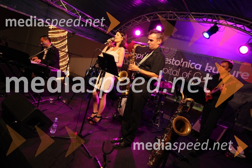 Iva Stanič, pevka in The Bluenote QuartetMaribor 2012 – EPK, Uroš Perić z gosti, koncert