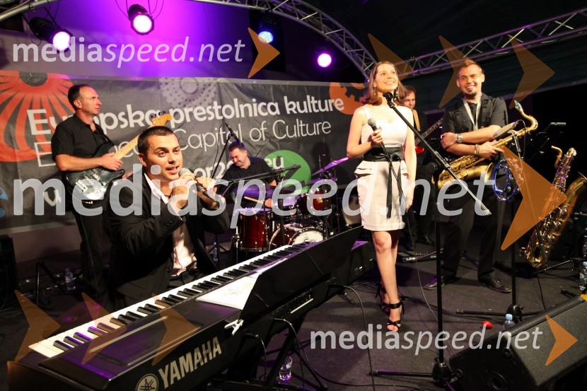 Uroš Perić – Perry, glasbenik, Iva Stanič, pevka in The Bluenote QuartetMaribor 2012 – EPK, Uroš Perić z gosti, koncert