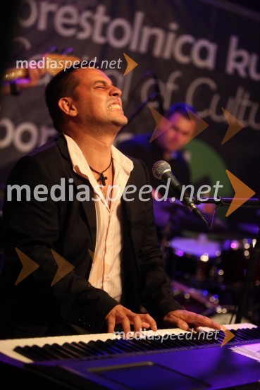 Uroš Perić – Perry, glasbenikMaribor 2012 – EPK, Uroš Perić z gosti, koncert