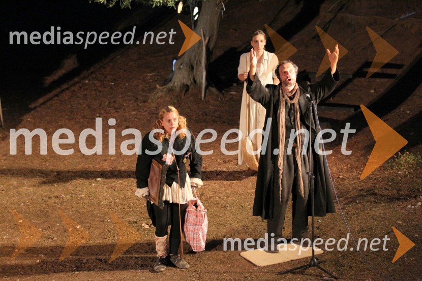 Prizor iz predstave OdisejOdisej, premiera mednarodne gledališke koprodukcije na Brionih