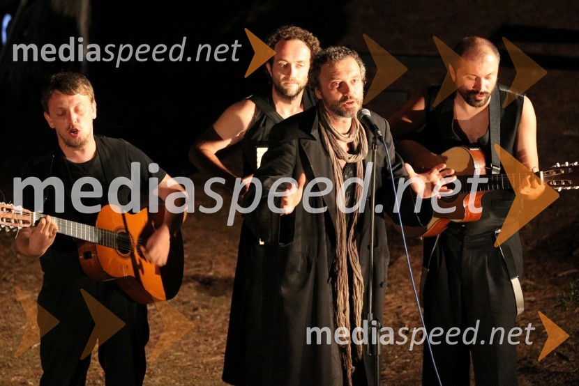 Prizor iz predstave OdisejOdisej, premiera mednarodne gledališke koprodukcije na Brionih